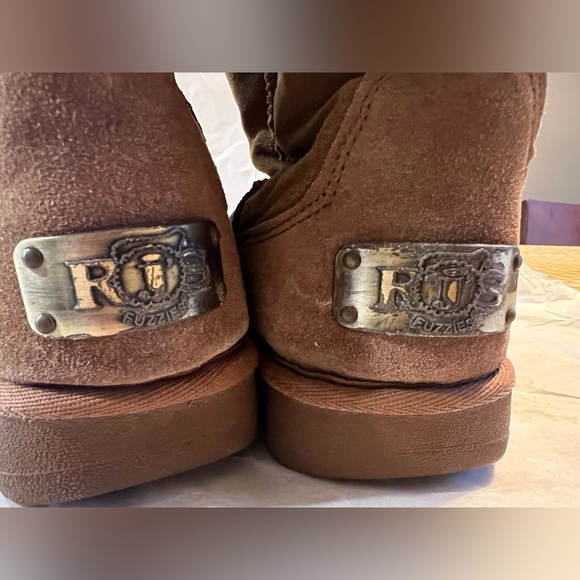 RJ’S Fuzzies Sheepskin/Lined midi boot, Size 8 - Picture 9 of 11